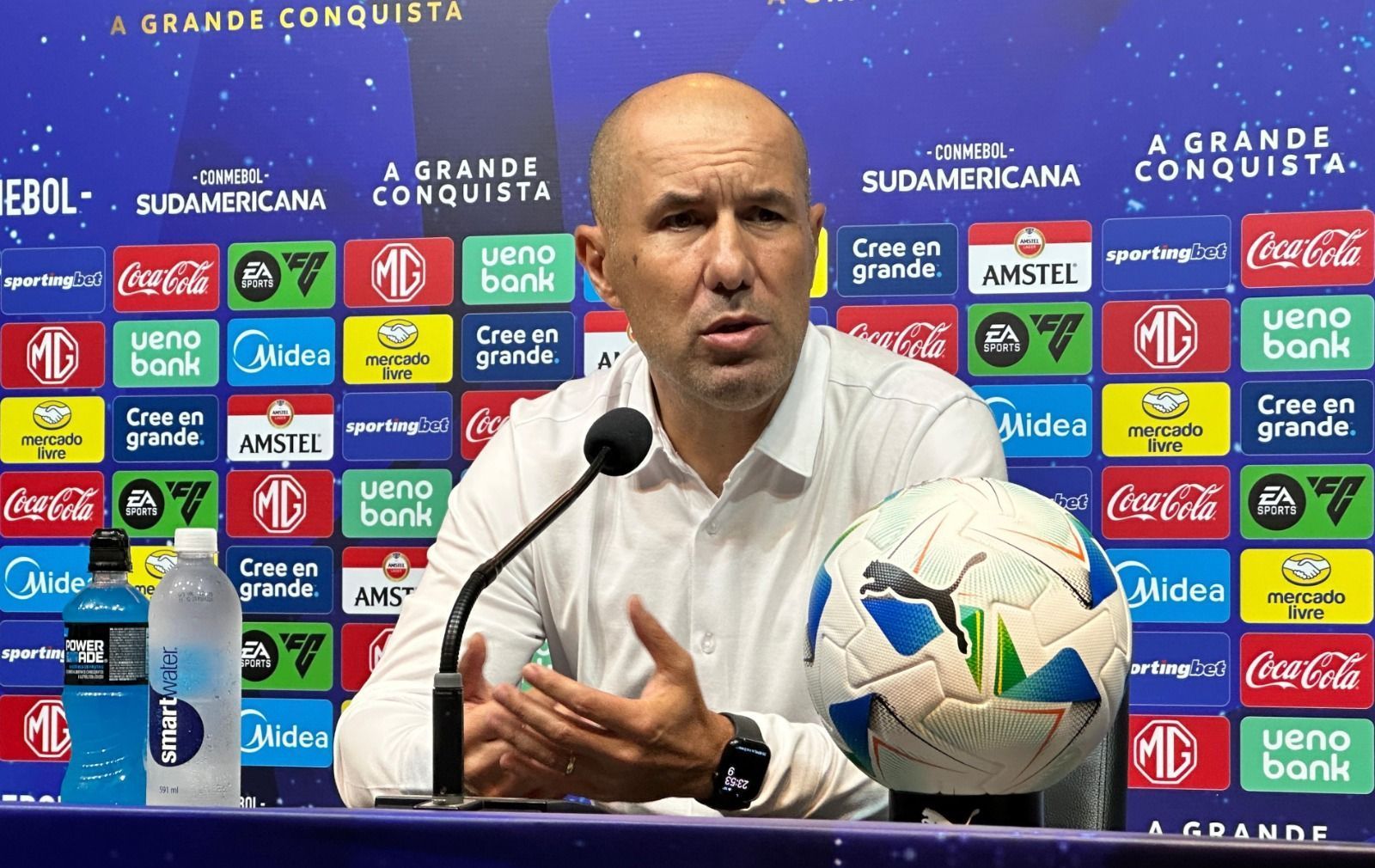 Jardim condena erros individuais do Cruzeiro contra o Mushuc Runa e faz alerta
