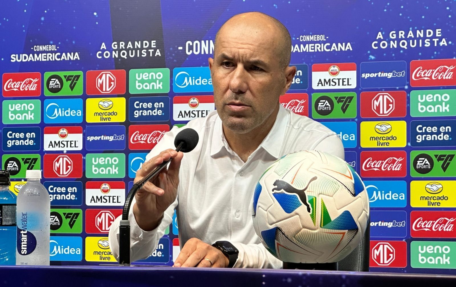 Jardim responde se falas de Pedrinho atrapalharam o Cruzeiro contra o Mushuc Runa