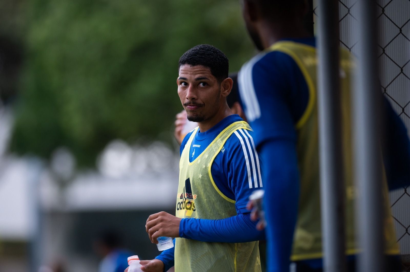 Ex-Cruzeiro que superou problema cardíaco é anunciado por clube mineiro
