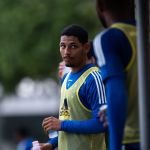 Ex-Cruzeiro que superou problema cardíaco é anunciado por clube mineiro