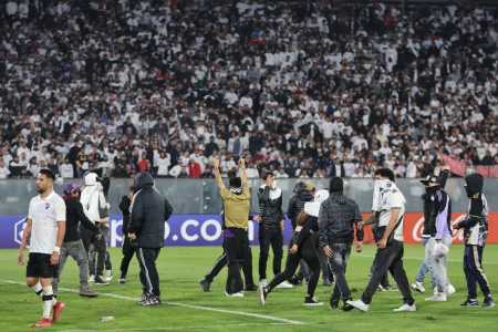 Jogo entre Colo-Colo e Fortaleza foi interrompido no segundo tempo