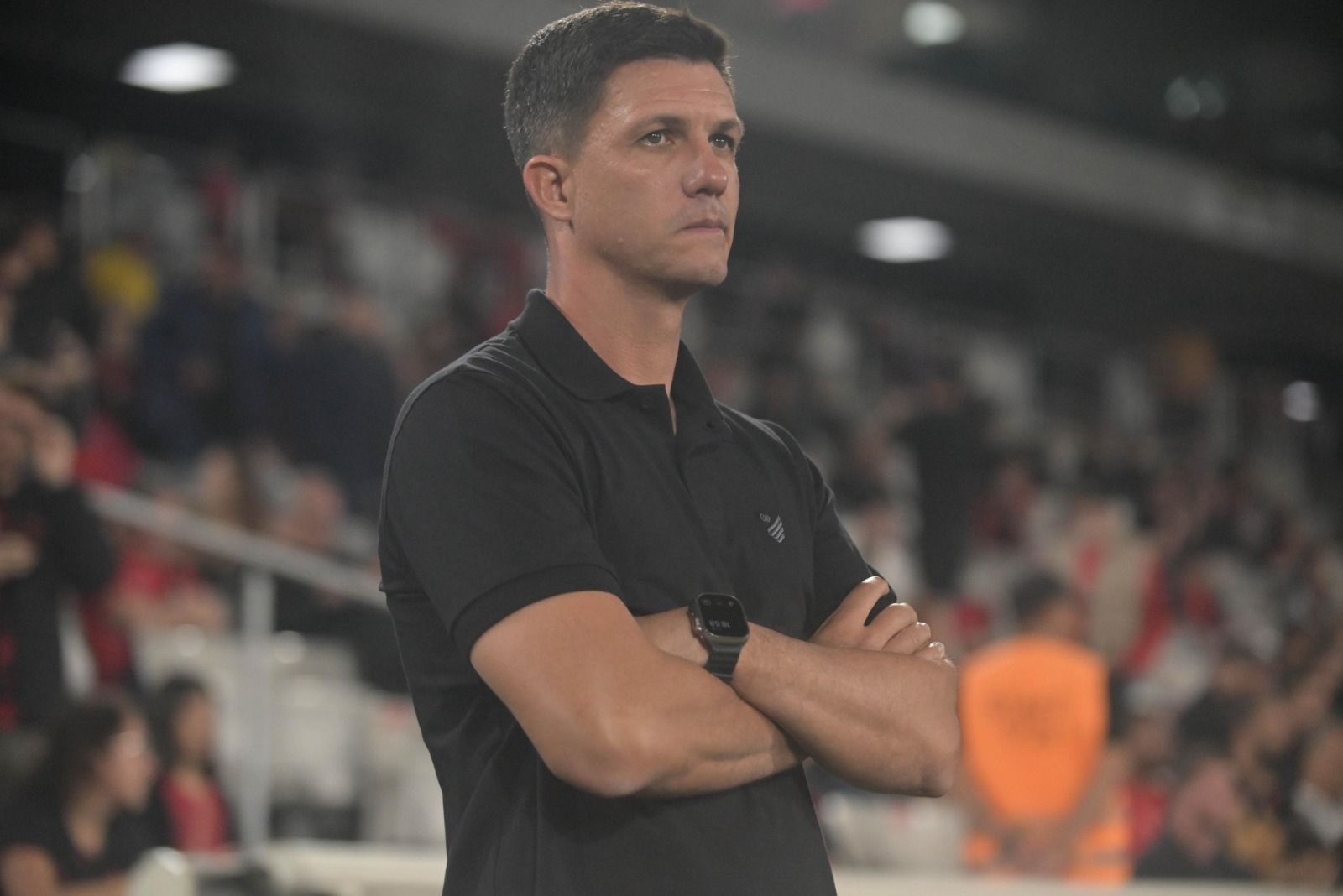 Barbieri defende sua ideia de jogo após vaias da torcida do Athletico-PR
