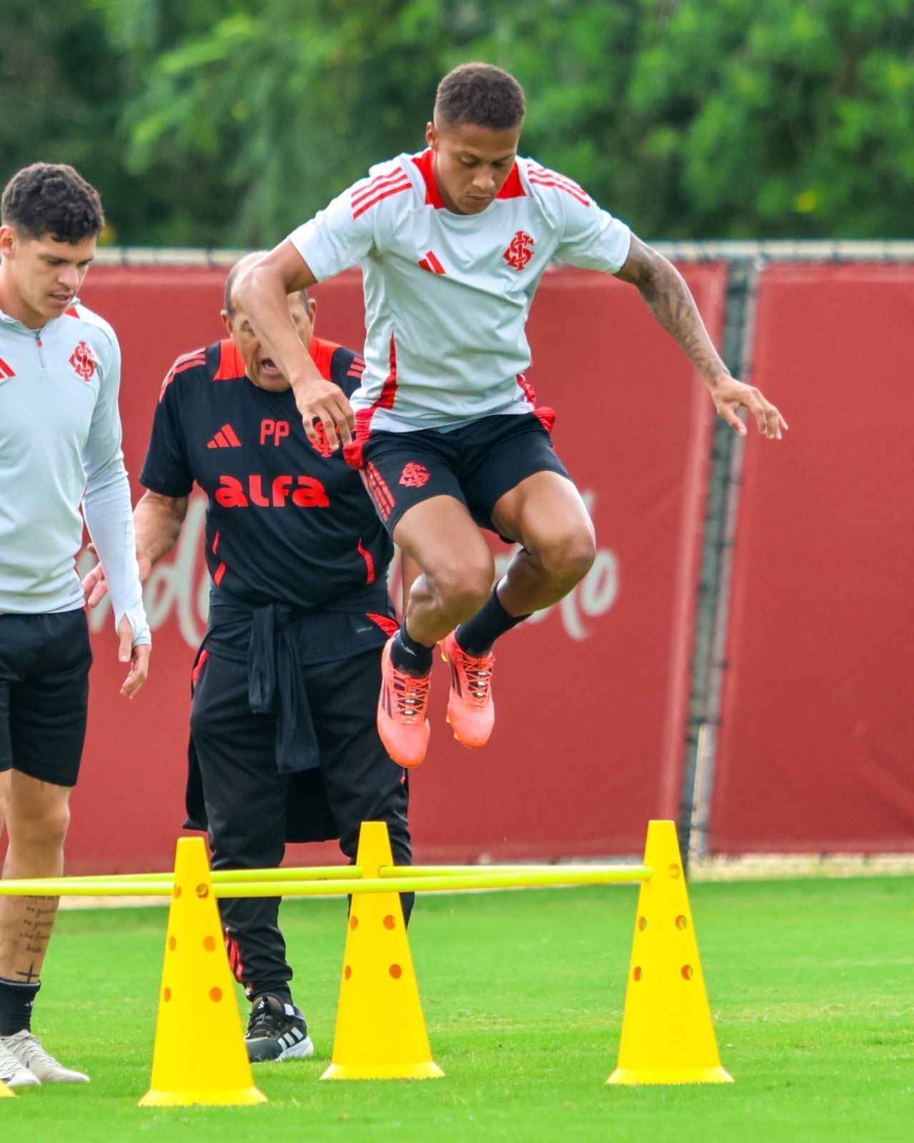 Escalação do Inter: as preservações e os retornos para enfrentar o Fortaleza