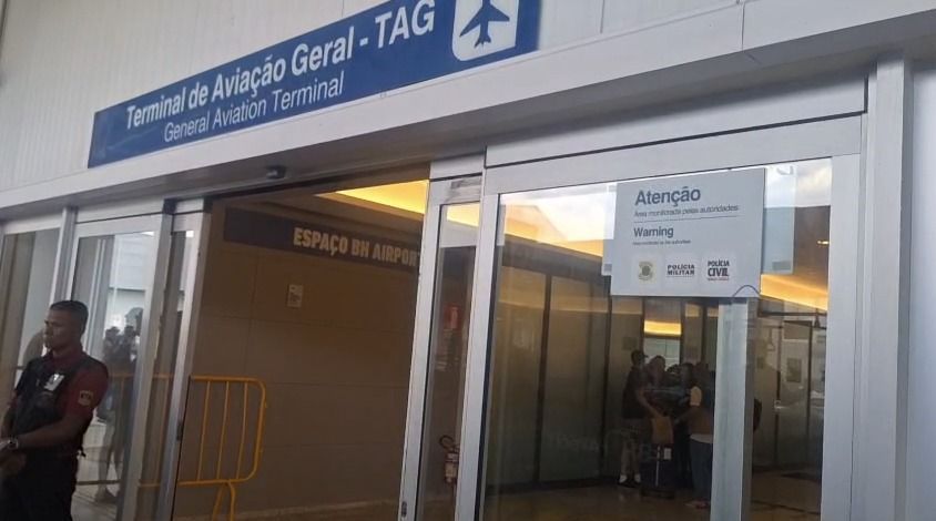 Com 75 deportados, sexto voo de repatriados dos EUA chega ao aeroporto de Confins