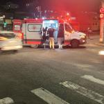Acidente entre Corsa e moto deixa entregador de app ferido em BH