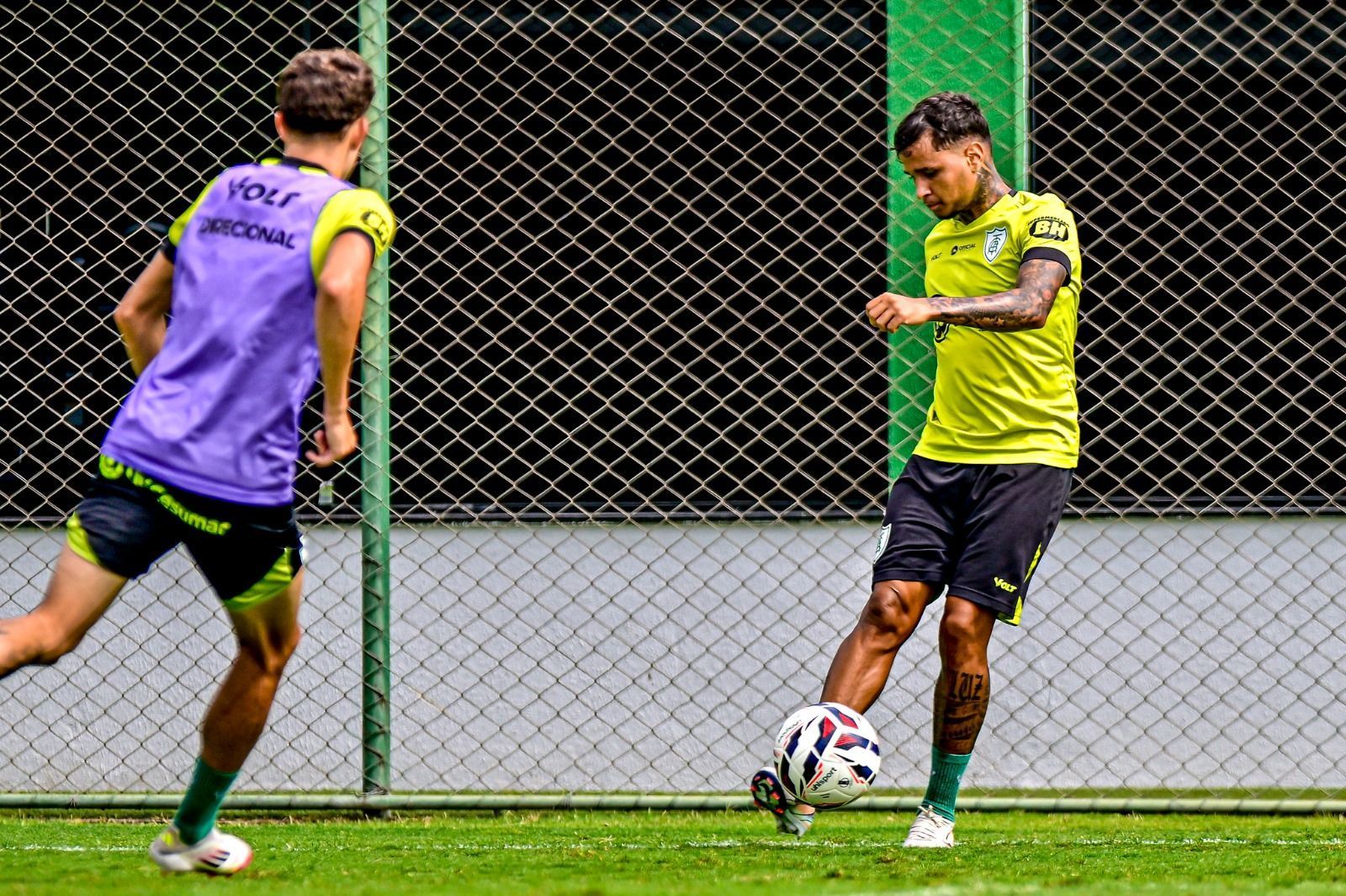 Cria da base do América, Adyson está fora de jogo pela Série B; entenda motivo