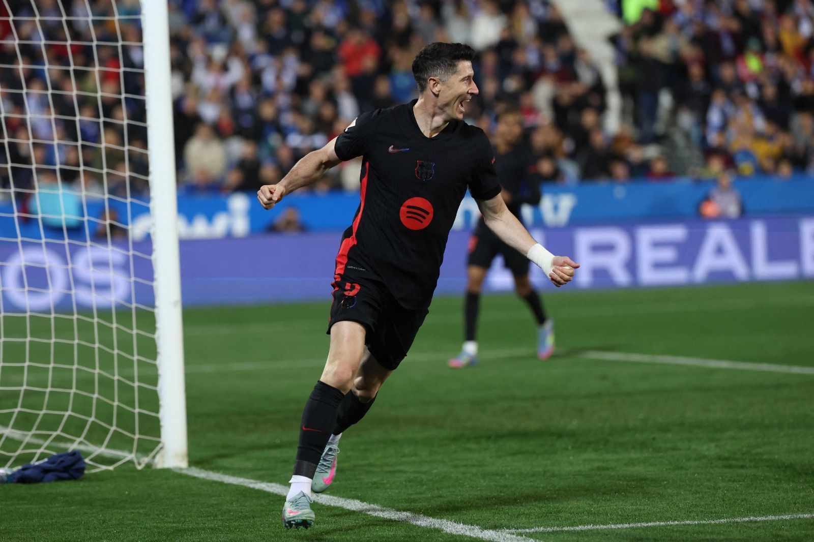 Gol contra garante vitória do Barça e aumenta pressão sobre o Real Madrid em La Liga