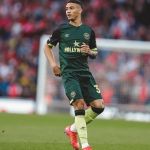 Ex-Grêmio estreia por clube da Premier League mais de 200 dias após chegada; entenda