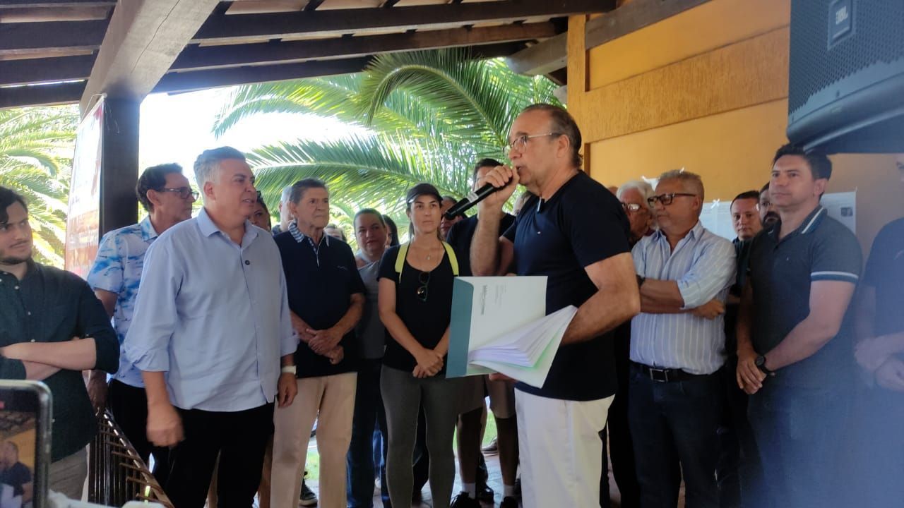 População entrega 7 mil assinaturas por continuidade das obras de trânsito no Belvedere, em BH