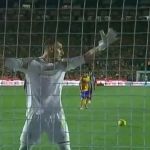 De costas para Sergio Ramos: goleiro tenta truque bizarro e viraliza no México; veja