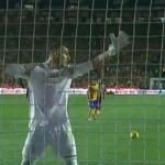 De costas para Sergio Ramos: goleiro tenta truque bizarro e viraliza no México; veja