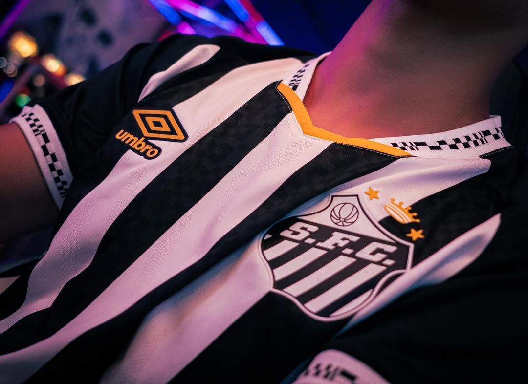Santos lança nova segunda camisa para temporada 2025; veja fotos e valor
