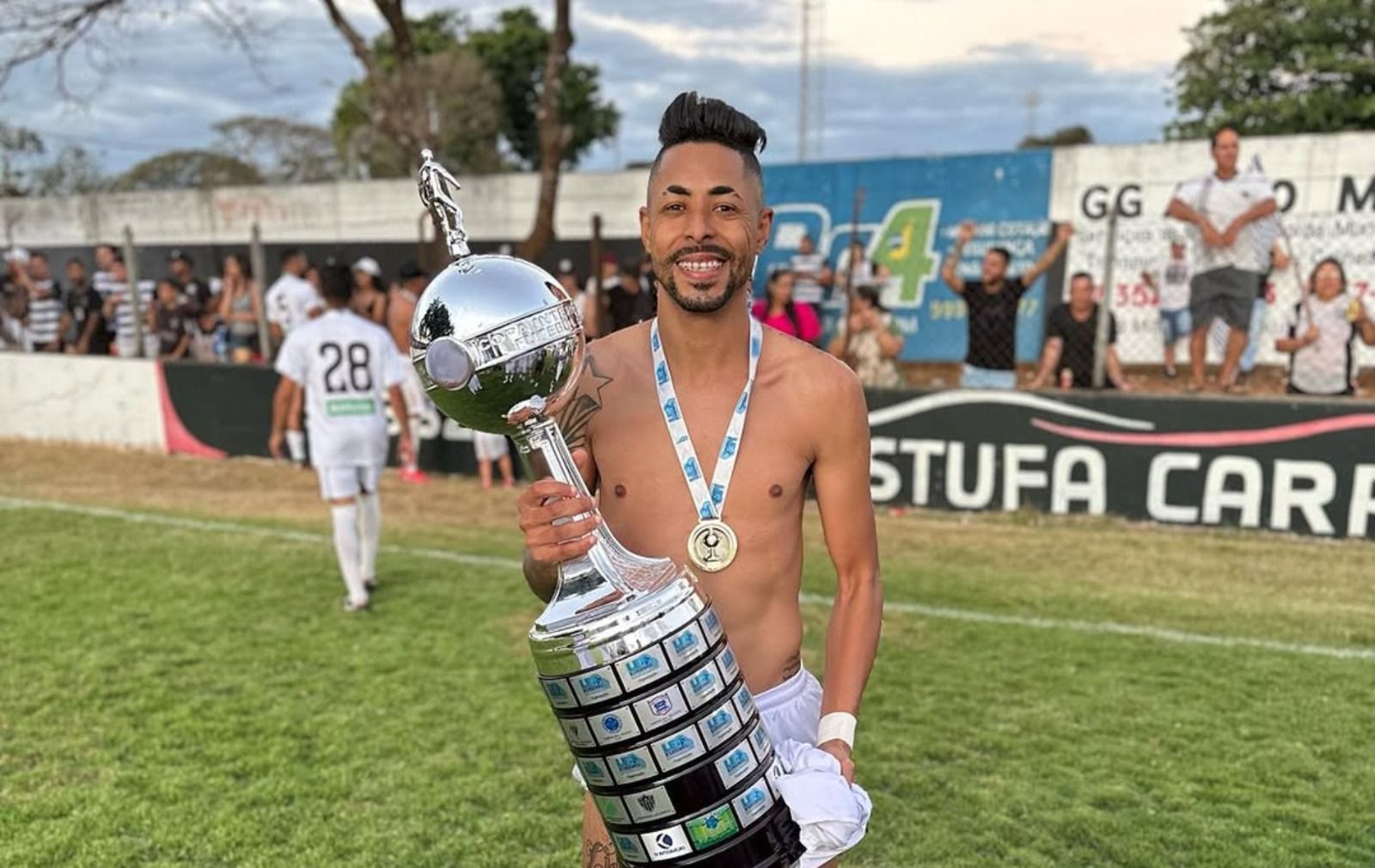 Astro da várzea e apelidado de Neymar: quem é o irmão de Bruno Henrique indiciado pela PF