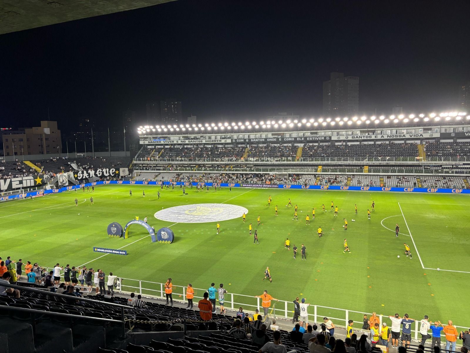 Vai lotar? Santos atualiza situação de ingressos para jogo contra o Sport