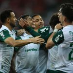 Palmeiras vence, segue vice-líder do Brasileirão e encerra invencibilidade do Inter