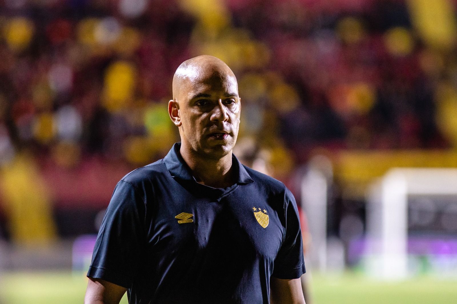 Risco de demissão? Pepa revela como lida com pressão no Sport