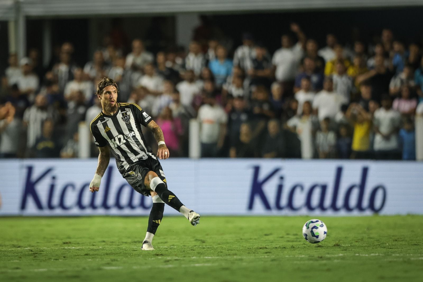 Lyanco aponta erros do Atlético contra o Santos e manda recado à torcida