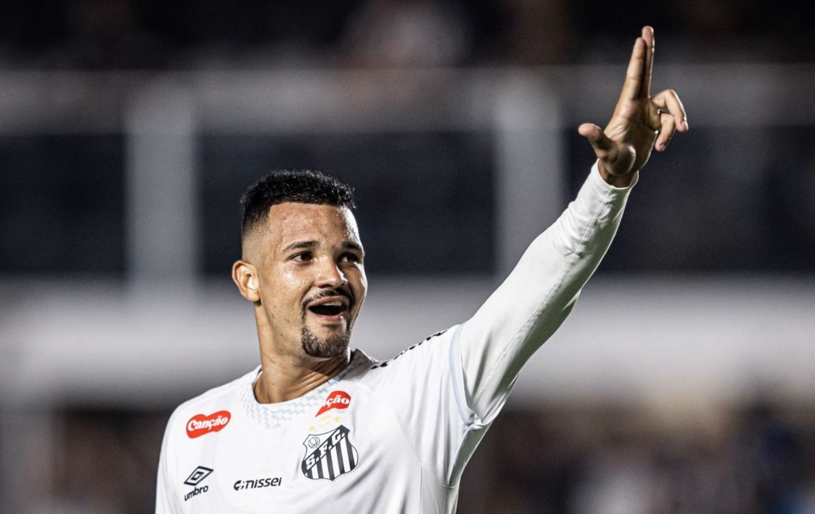 Após provocar Atlético, Zé Ivaldo diz ser acostumado a fazer gols em Hulk e cita Cruzeiro