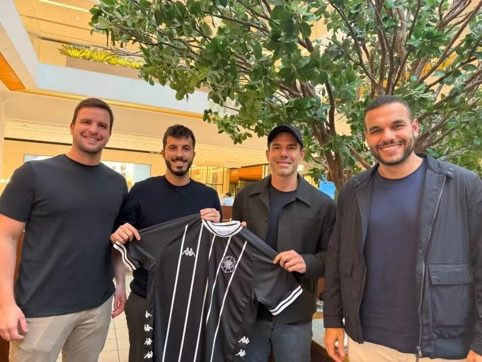 Marido de Isis Valverde se torna investidor de SAF de clube brasileiro