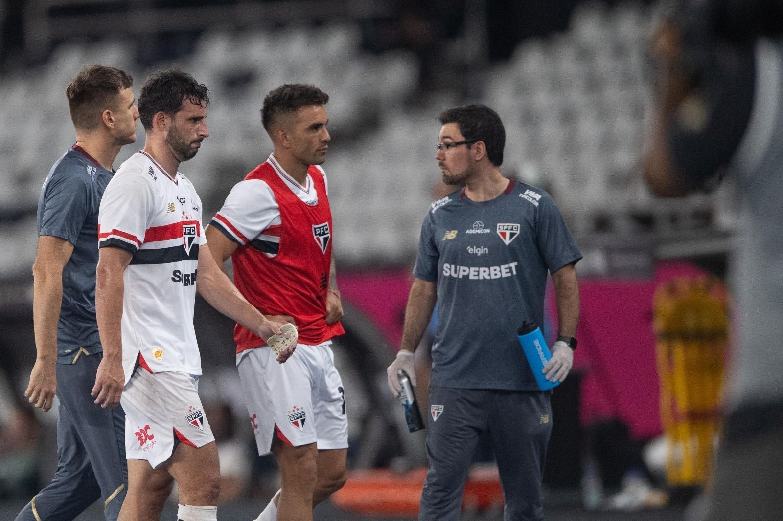 Calleri, do São Paulo, tem lesão grave e passará por cirurgia; veja detalhes
