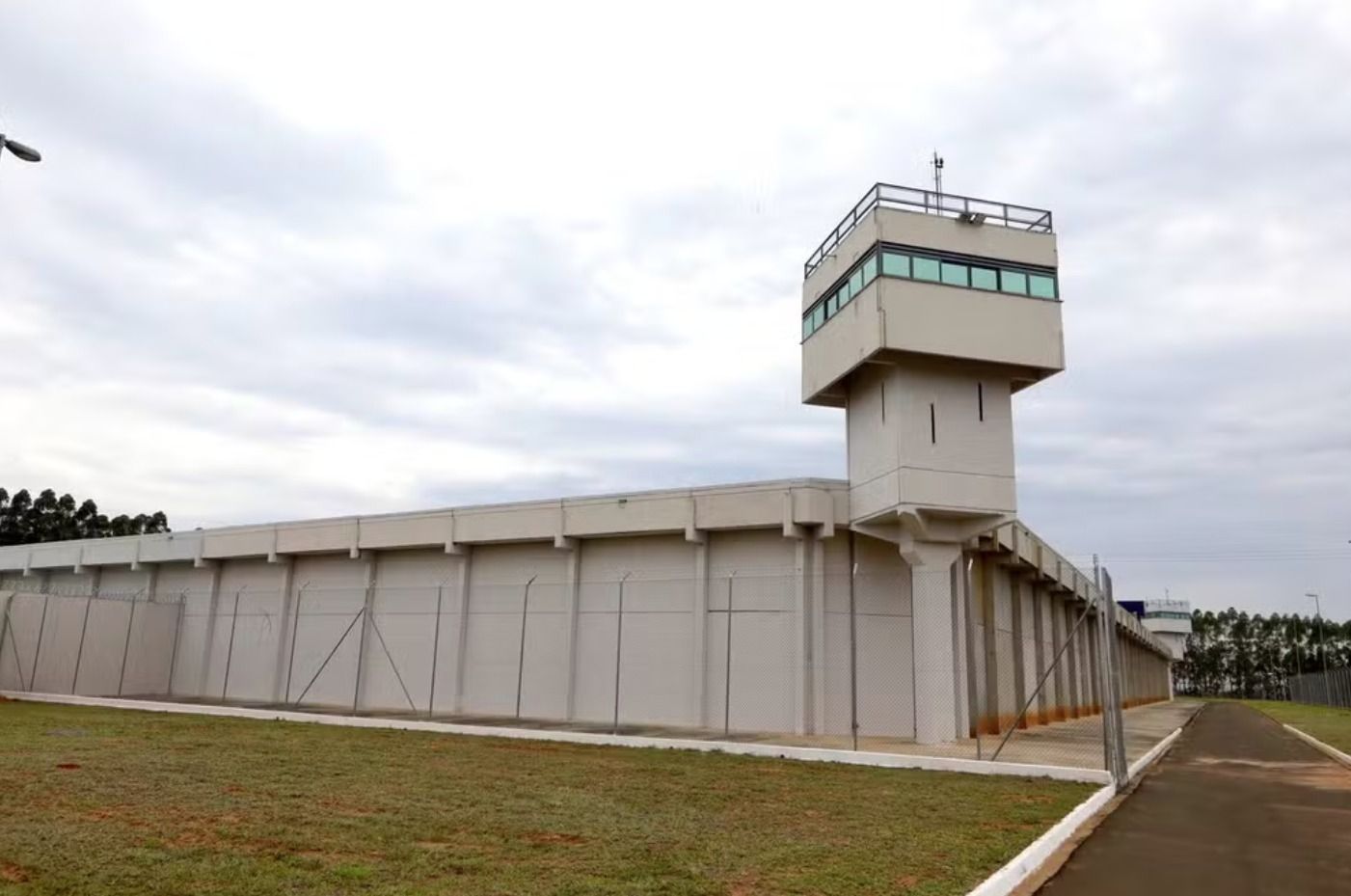 Detentos fazem motim em penitenciária de São Paulo
