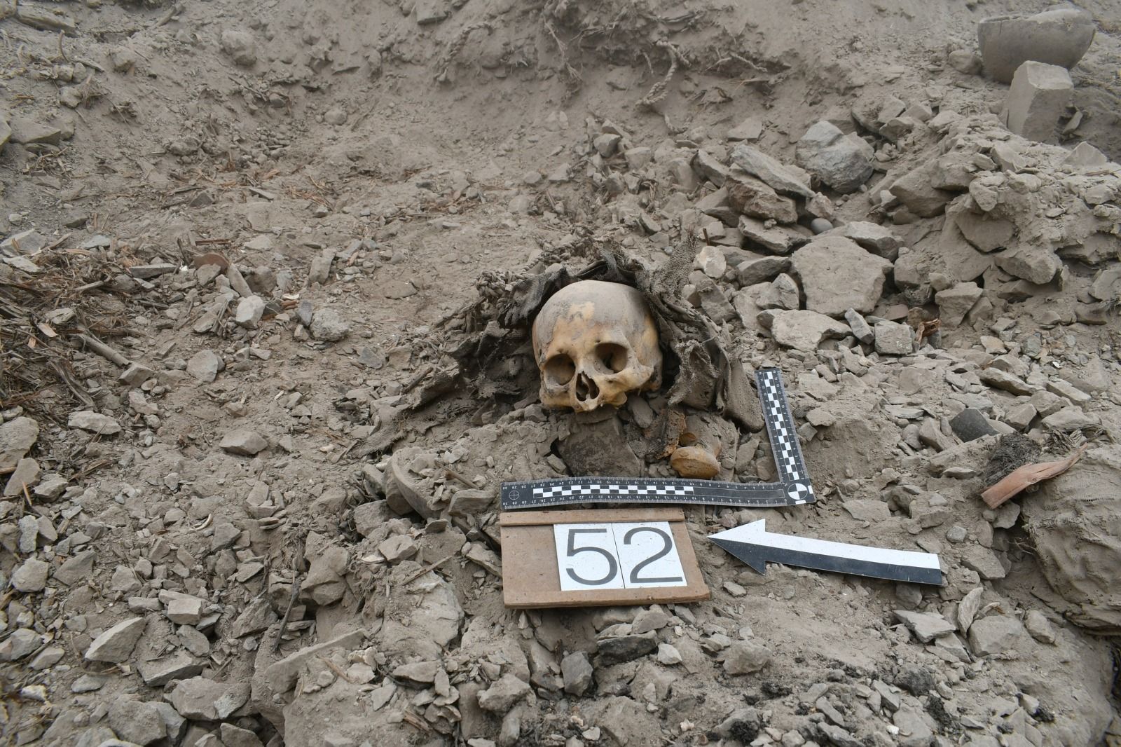 Arqueólogos encontram túmulo coletivo de 1000 e 1450 d.C no Peru; veja imagens