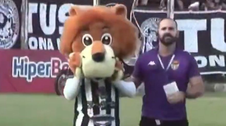 Mascote provoca torcida, leva soco e é expulso em jogo da 4ª Divisão do Paulista