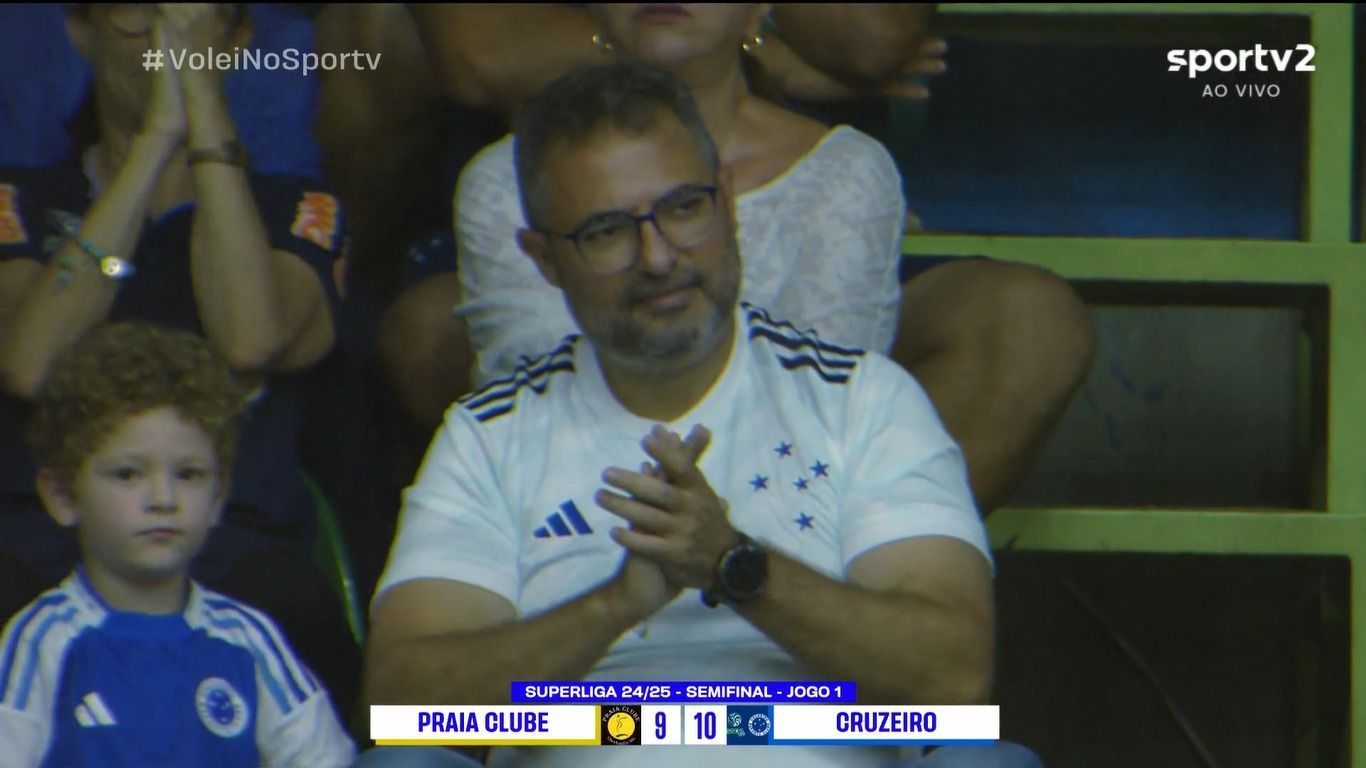 Alexandre Mattos marca presença em jogo do Sada Cruzeiro na Superliga de Vôlei