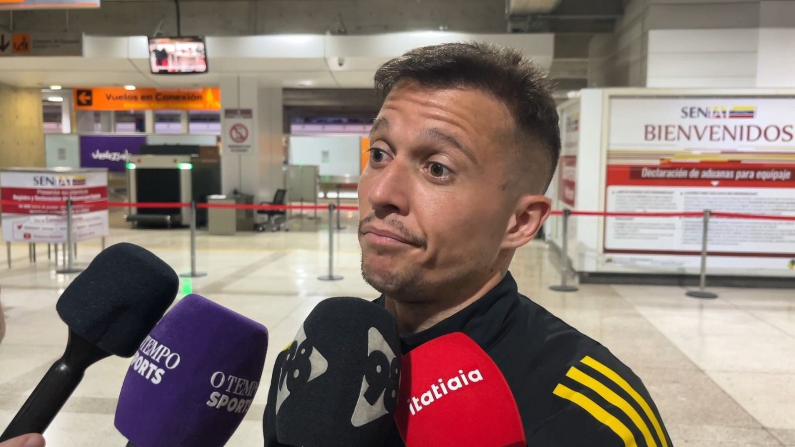 Bernard relata 'alívio' após vitória do Atlético e espera chance contra o Caracas