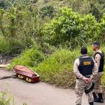 Caixão com manchas de sangue é encontrado em matagal de Ouro Preto