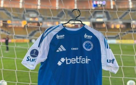 Cruzeiro mede forças com o Palestino-CHI no Estádio Francisco Sánchez Rumoroso, em Coquimbo, no Chile