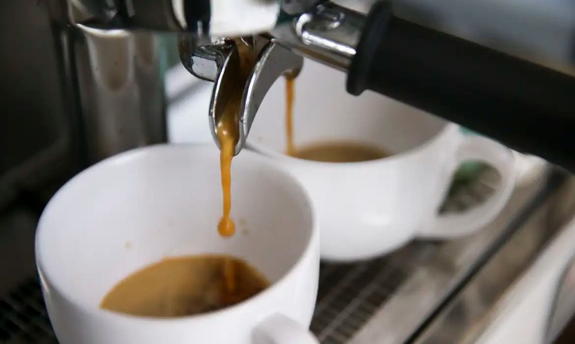 Tomate e café pressionam a prévia da inflação de abril em Belo Horizonte