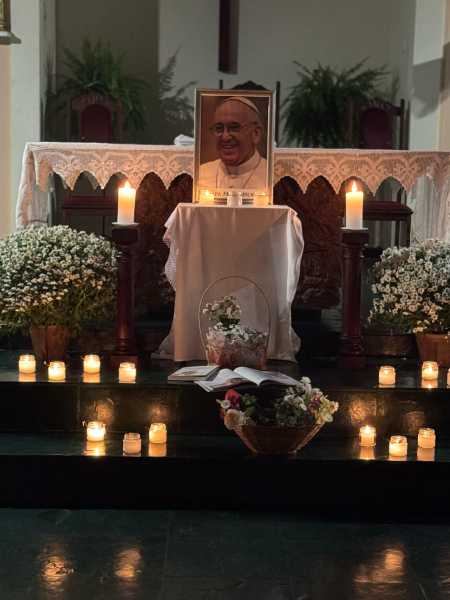 Vigília em Santa Luzia pela alma do Papa Francisco