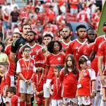 Jogadores do Inter entram em campo com abafadores de ouvido; entenda