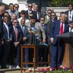 Campeões da NFL, Eagles visitam Trump na Casa Branca; estrelas são ausência