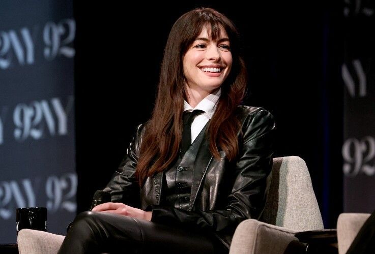 Anne Hathaway é confirmada em adaptação cinematográfica de livro da autora de 'É assim que Acaba'