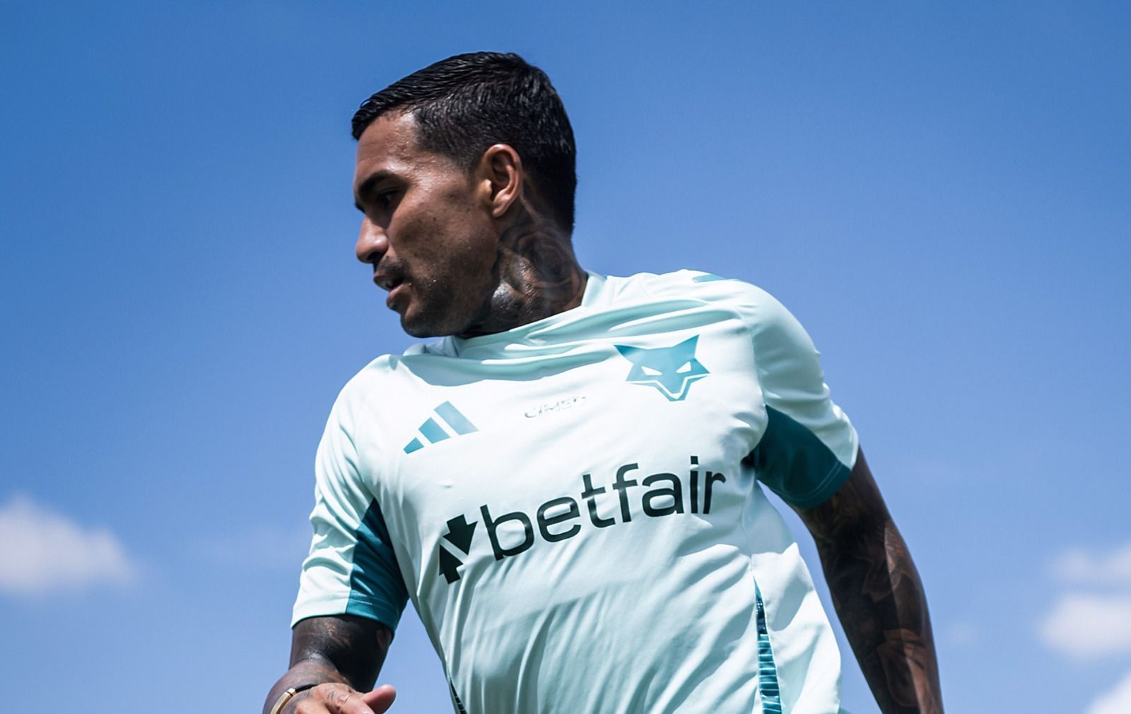 Dudu já pode jogar por outro clube? Entenda situação do atacante ex-Cruzeiro