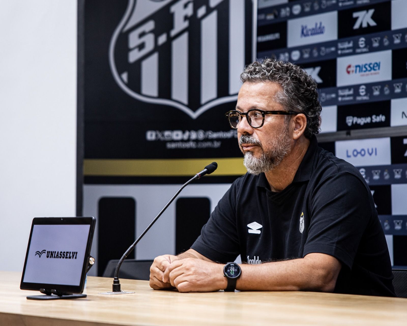 Cléber Xavier é registrado no BID e pode estrear pelo Santos