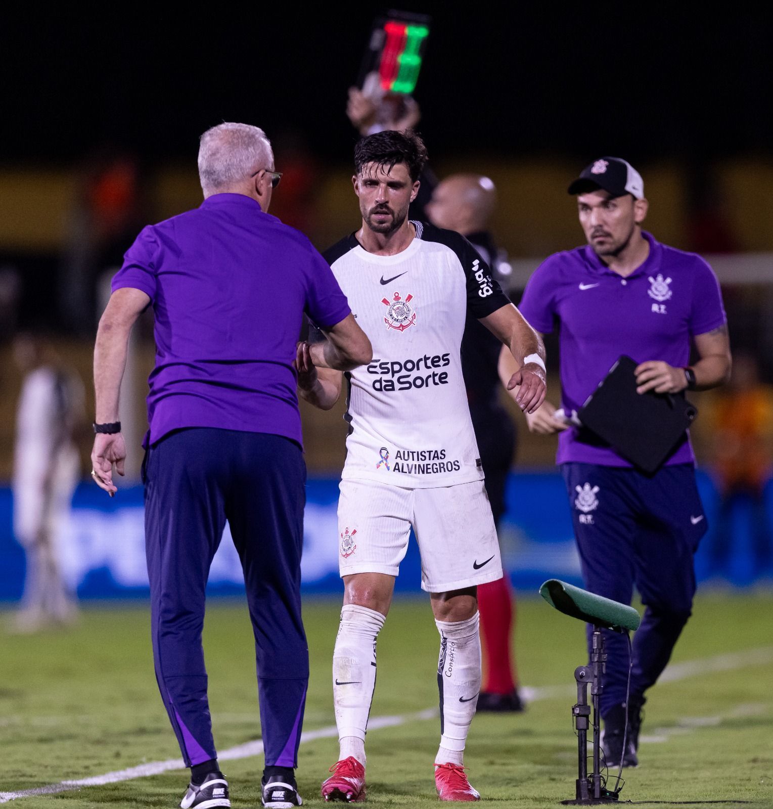 Esquema, dinâmicas e defesa: veja primeiras mudanças de Dorival no Corinthians