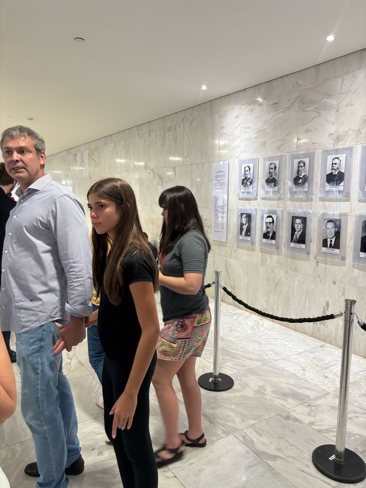 Líder do PT, Lindbergh Farias visita o Planalto com as filhas