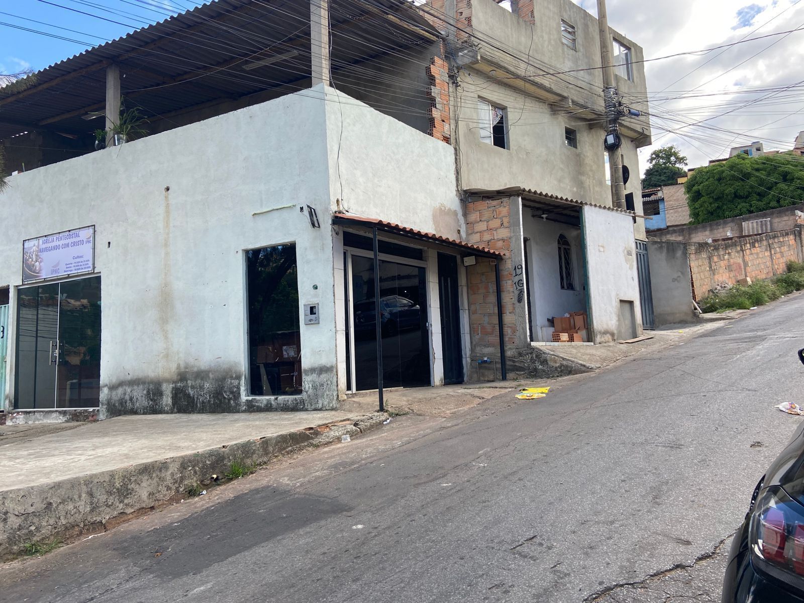 'Menino novo, sonhador, não mexia com nada errado', diz irmão de barbeiro morto a tiros em BH