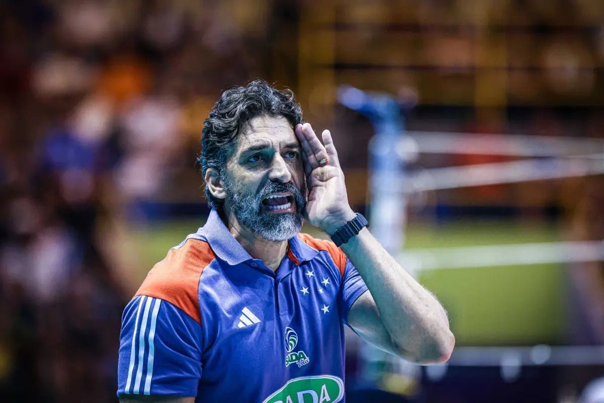 Técnico Filipe Ferraz explica trocas e manda recado após título do Sada Cruzeiro