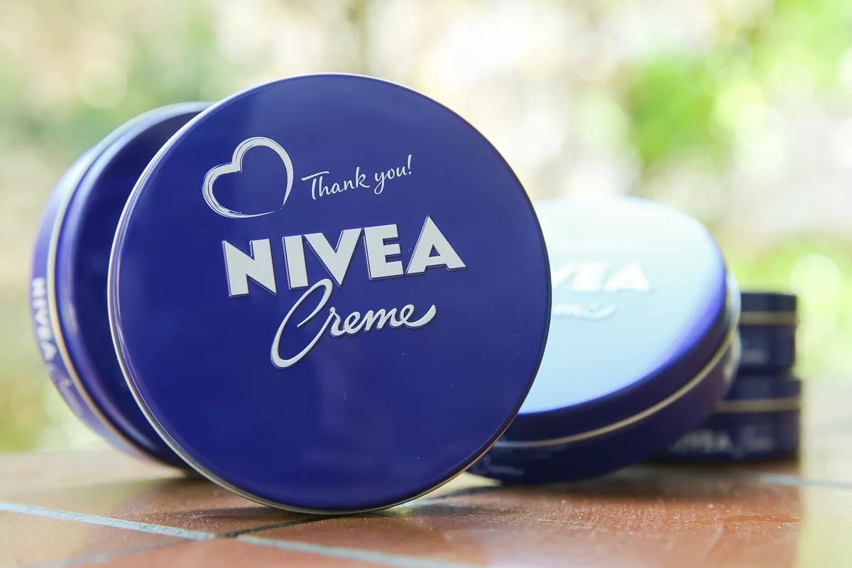 Nivea Creme da lata azul sob análise: estudos trazem resultados reveladores sobre sua hidratação