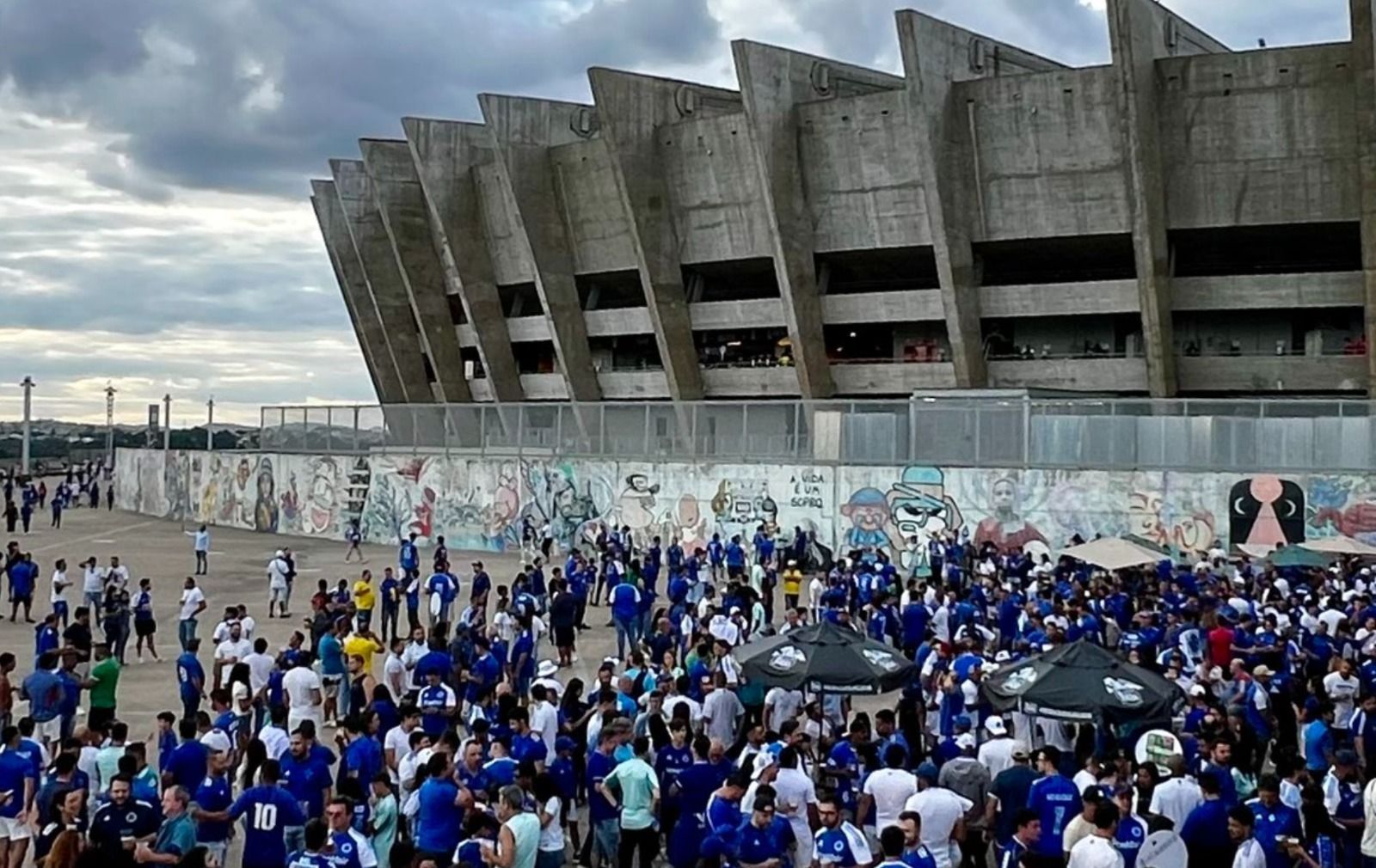 Cruzeiro x Flamengo: torcedores se revoltam e apontam 'desrespeito' no Mineirão