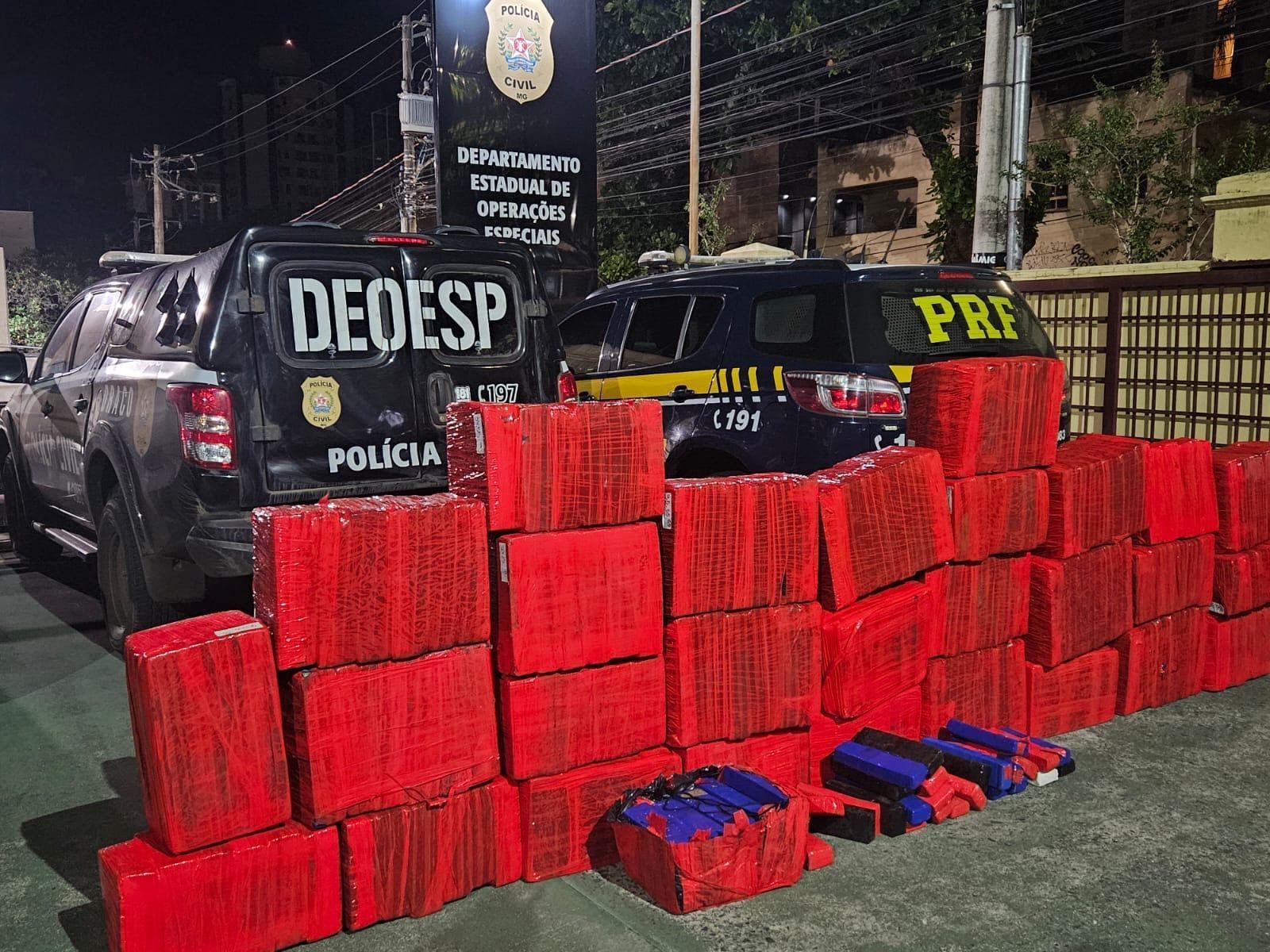 Homem é preso por transportar 864 kg de maconha na caçamba de caminhão em Minas