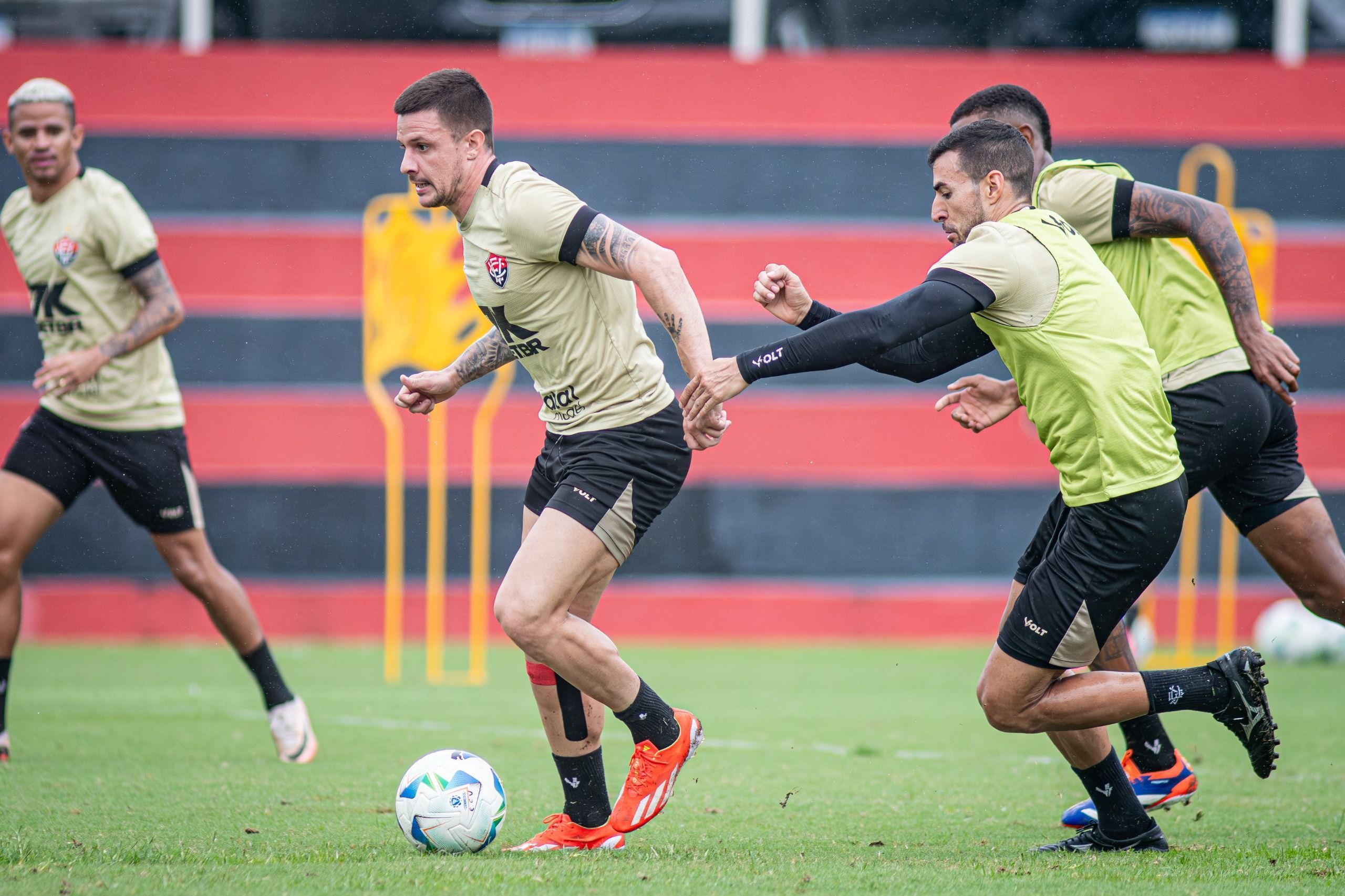 Escalação do Vitória: veja opções de Carpini para jogo da Sul-Americana
