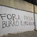 Torcida do Botafogo vandaliza muros do Nilton Santos com pichações