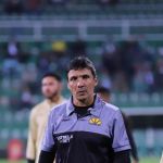 Criciúma anuncia demissão do técnico Zé Ricardo após derrota na Série B