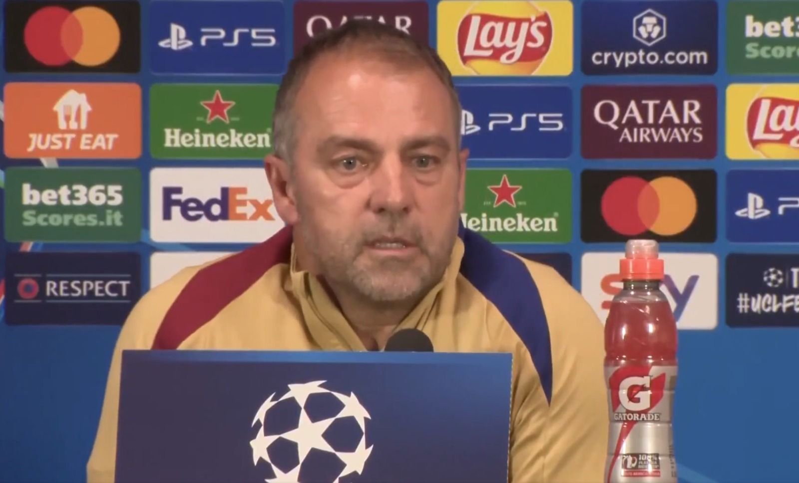 Técnico do Barcelona desabafa após eliminação: 'Foi injusto por causa da arbitragem'
