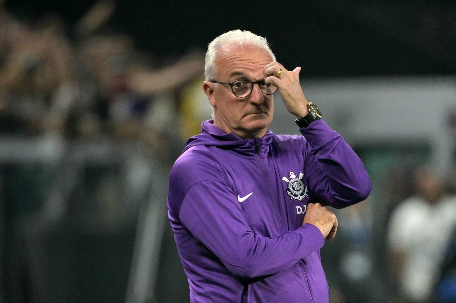 Comissão técnica do Corinthians encara dilema em meio à maratona de jogos; entenda
